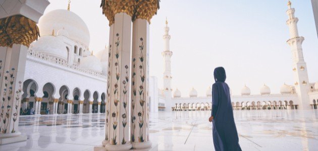 هل يجوز ادخل المسجد الحرام وانا فيني - حكم دخول الحائض الحرم الشريف هل يجوز ادخل المسجد الحرام وانا فيني ح